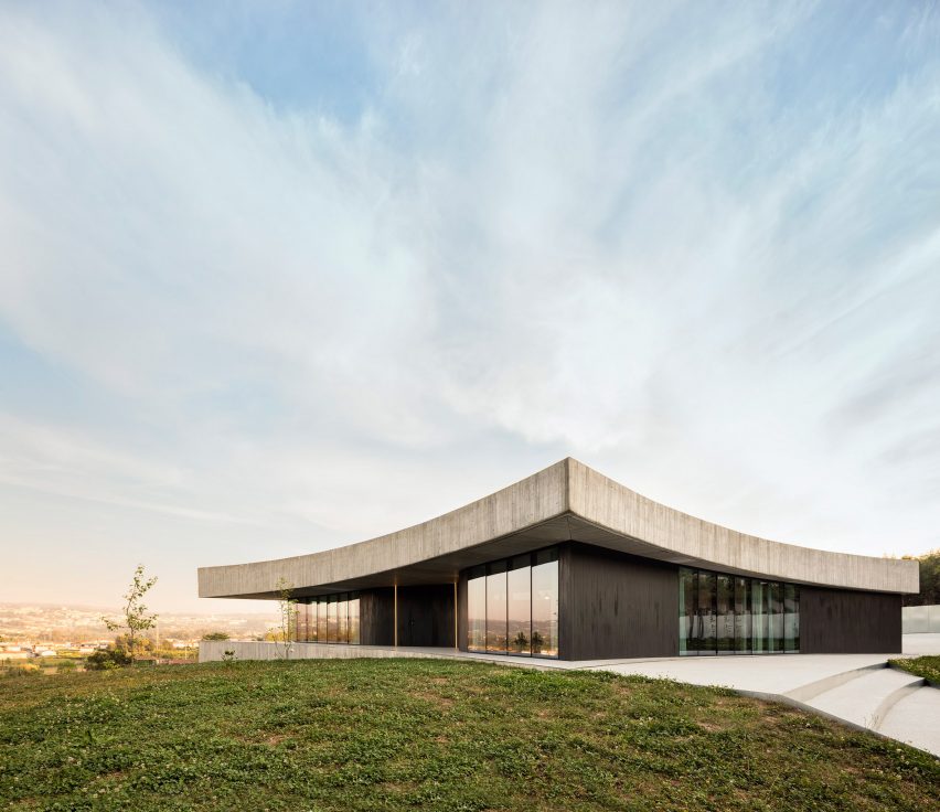 Cabo de Vila House by Spaceworkers