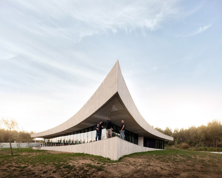 Cabo de Vila House by Spaceworkers