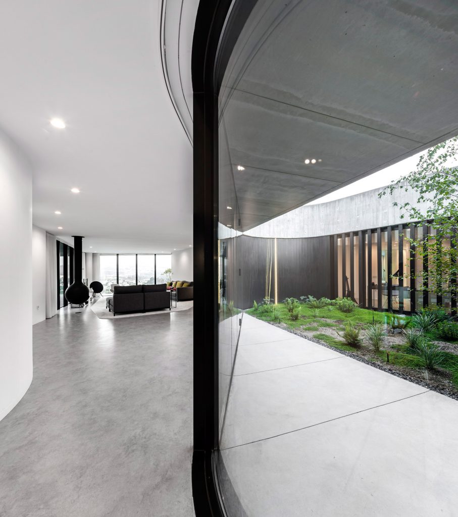 Cabo de Vila House by Spaceworkers
