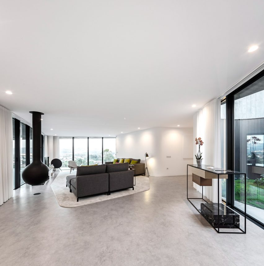 Cabo de Vila House by Spaceworkers