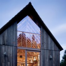 MW Works transforms century-old Washington barn into rural family retreat