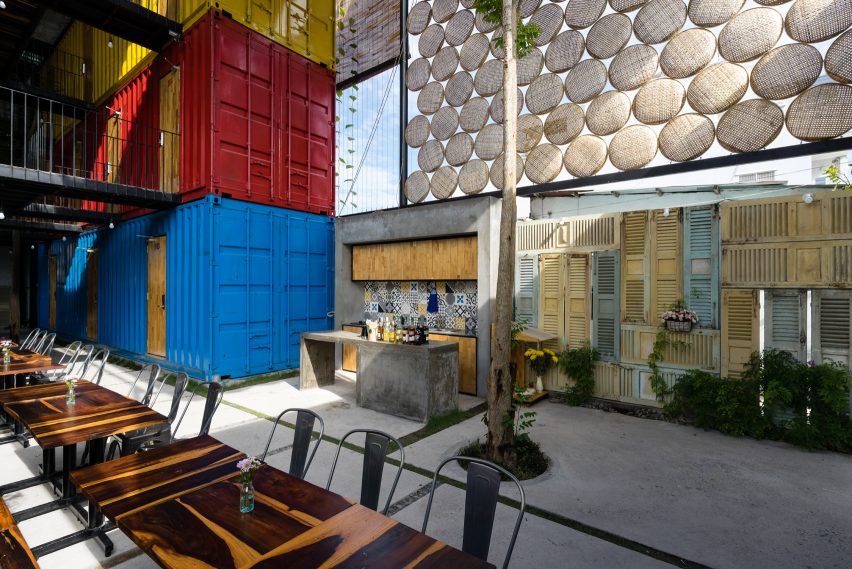 Ccasa Hostel by TAK architects