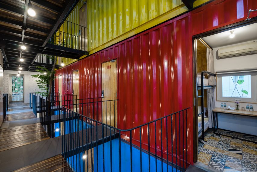 Ccasa Hostel by TAK architects