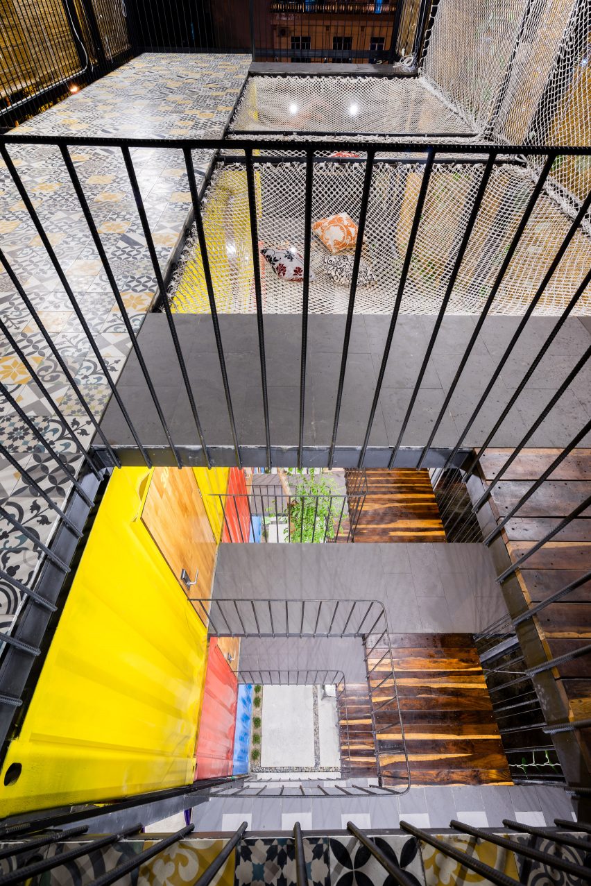 Ccasa Hostel by TAK architects