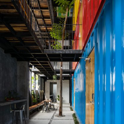 Ccasa Hostel by TAK architects