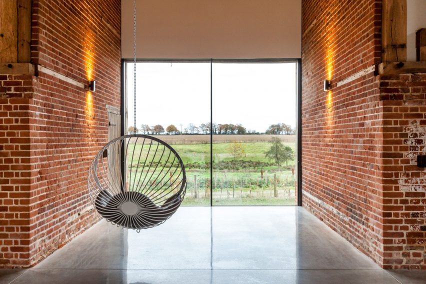 Church Hill Barn by David Nossiter Architects