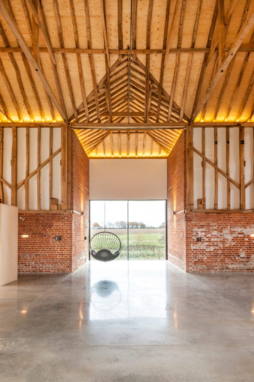 Church Hill Barn by David Nossiter Architects
