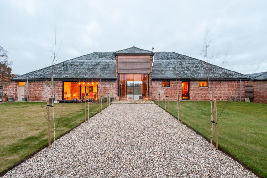 Church Hill Barn by David Nossiter Architects