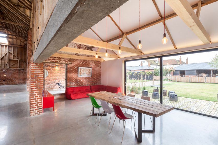 Church Hill Barn by David Nossiter Architects