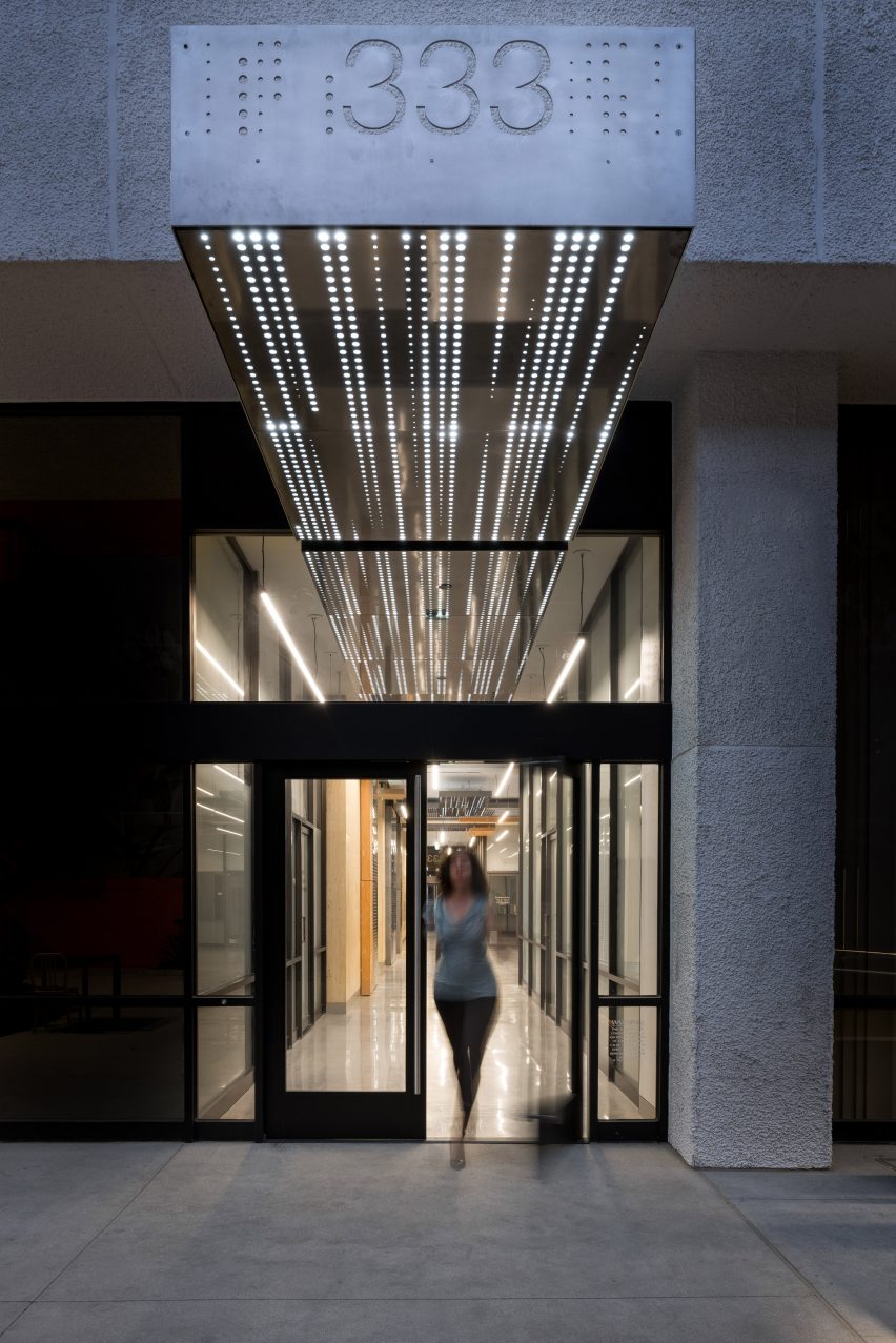 Connexion by Patrick Tighe