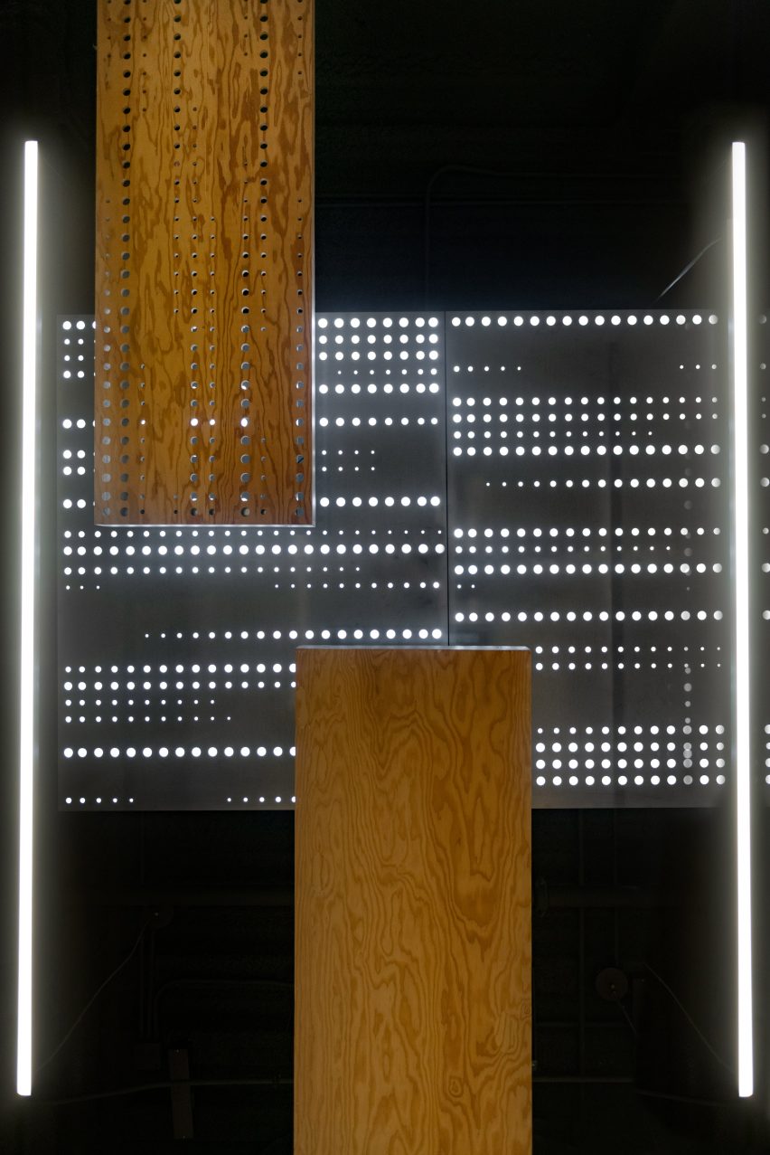 Connexion by Patrick Tighe