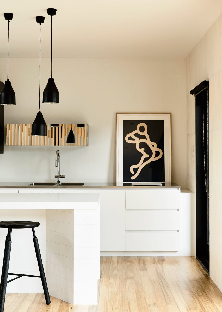 Courtyard Cottage, Flinders Melbourne by WOLVERIDGE ARCHITECTS