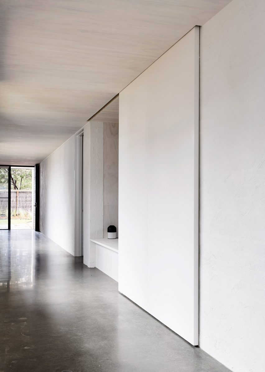 Courtyard Cottage, Flinders Melbourne by WOLVERIDGE ARCHITECTS
