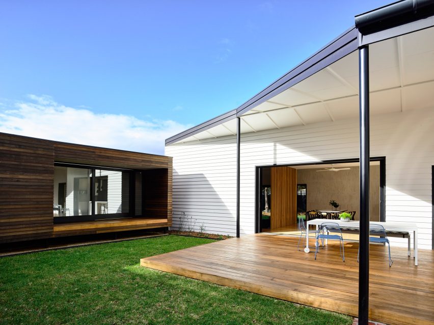 Courtyard Cottage, Flinders Melbourne by WOLVERIDGE ARCHITECTS