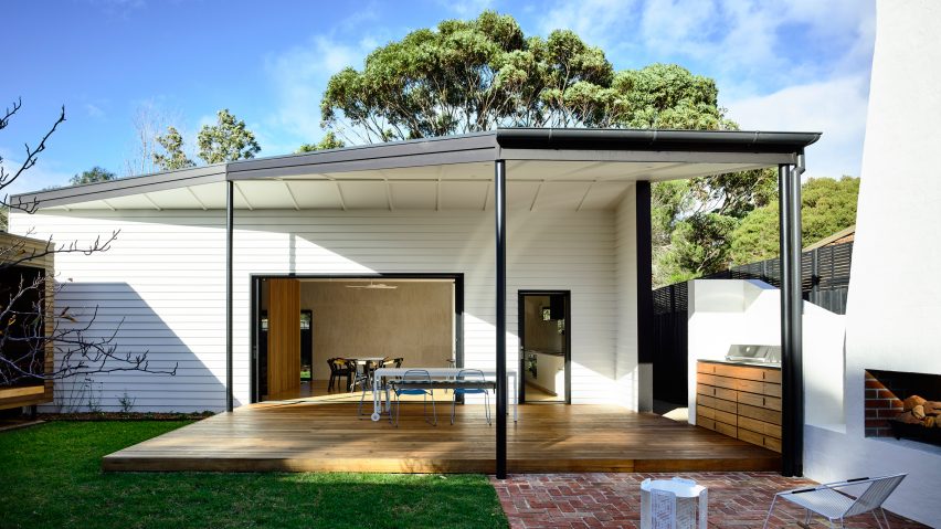 Courtyard Cottage, Flinders Melbourne by WOLVERIDGE ARCHITECTS