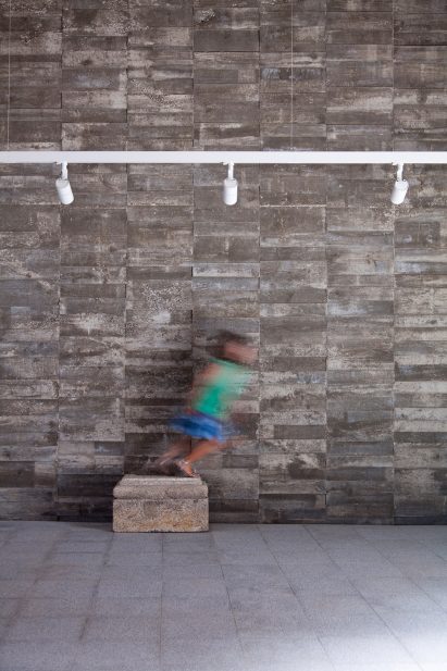 Cultural Center in Jarandilla by Héctor Fernández Elorza and Manuel Fernández Ramírez
