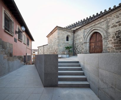 Cultural Center in Jarandilla by Héctor Fernández Elorza and Manuel Fernández Ramírez
