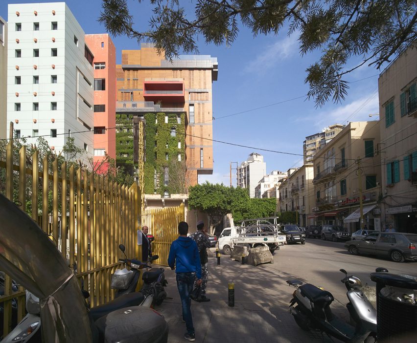 east-village_jean_marc-bonfils_apartment-art-gallery_lebanon-beirut_dezeen_1704_col_0