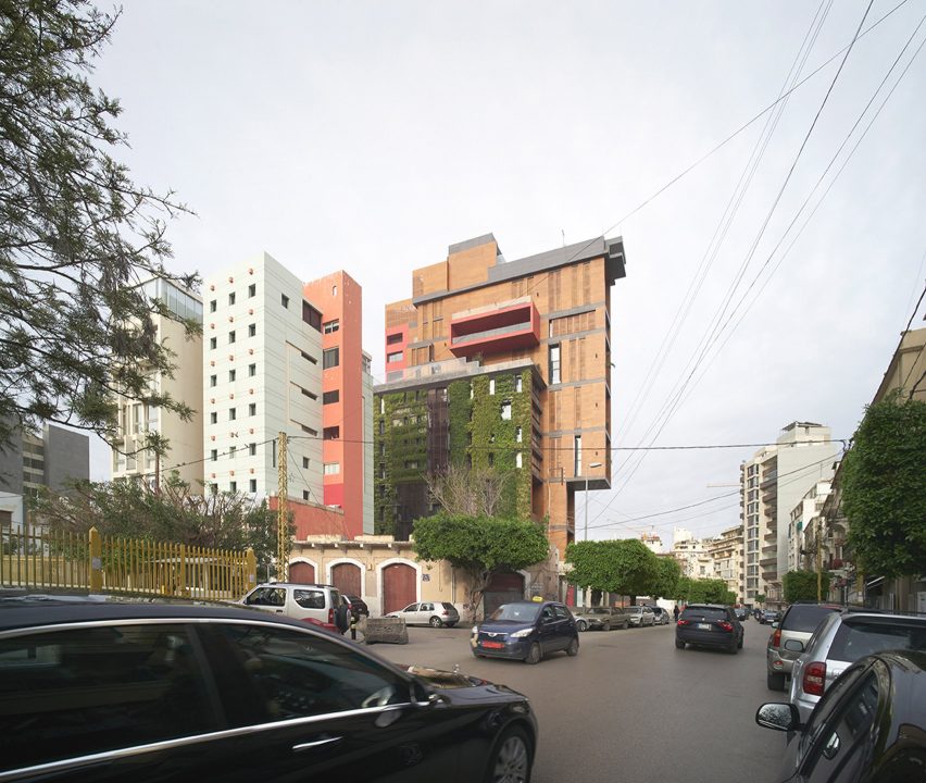 east-village_jean_marc-bonfils_apartment-art-gallery_lebanon-beirut_dezeen_1704_col_0