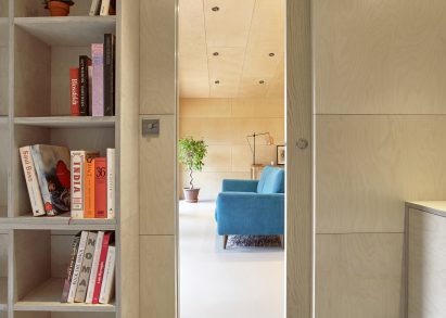 ecospace-ipt-architects-garden-studio-shed-uk-residential_dezeen_2364_col_1