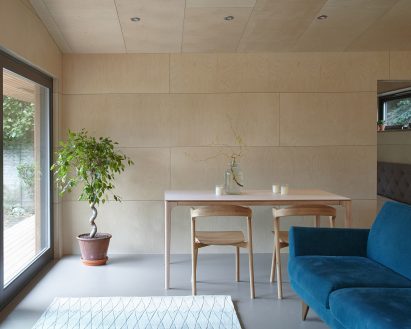 ecospace-ipt-architects-garden-studio-shed-uk-residential_dezeen_2364_col_2