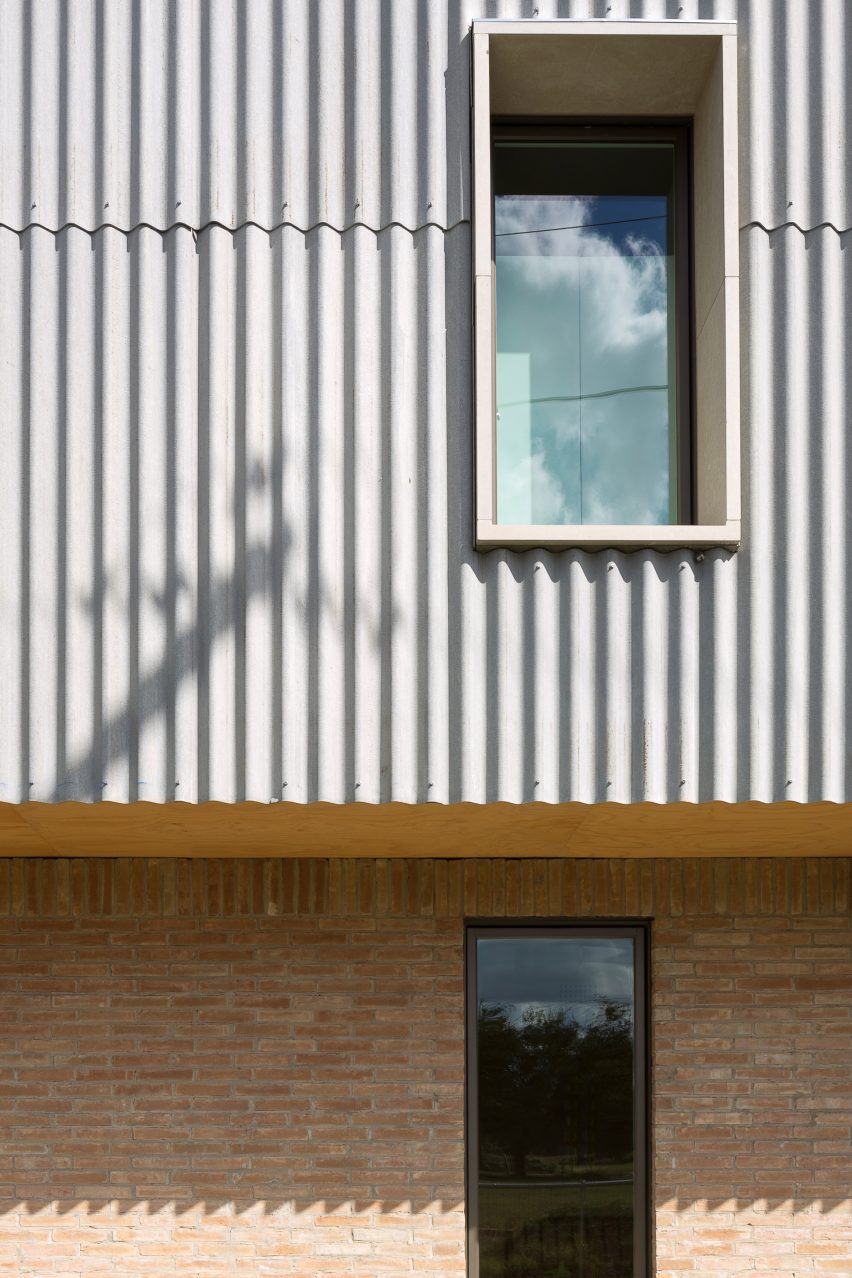 Elephant House by Faye and Walker Architecture