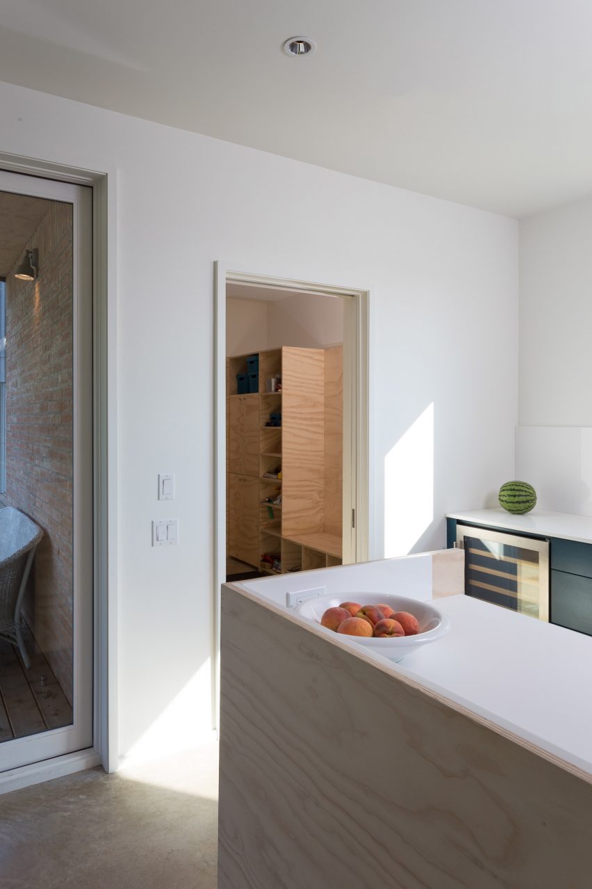 Elephant House by Faye and Walker Architecture