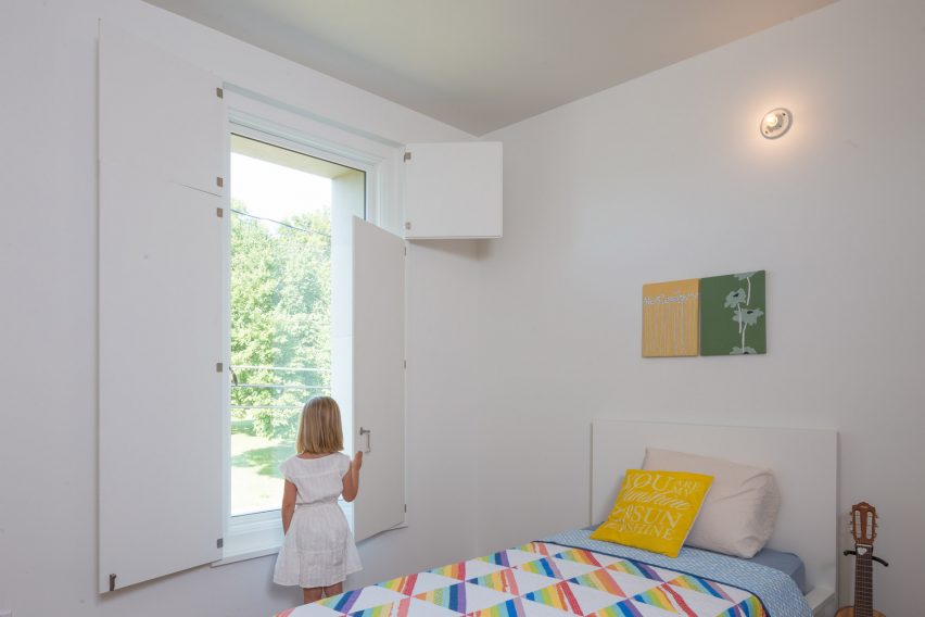 Elephant House by Faye and Walker Architecture