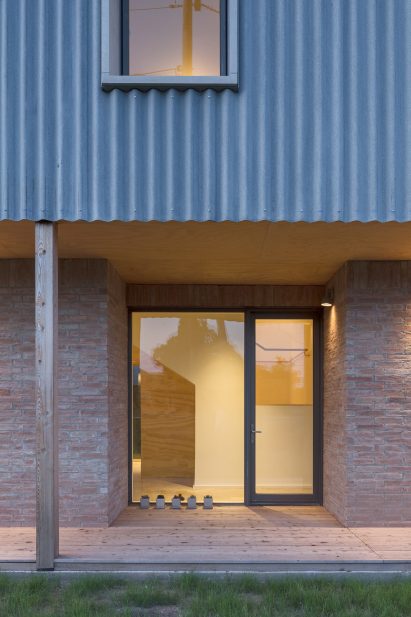 Elephant House by Faye and Walker Architecture