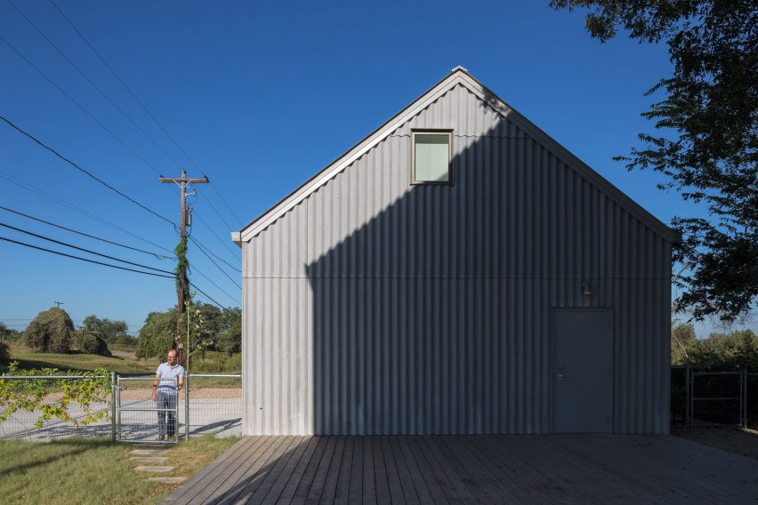 Elephant House by Faye and Walker Architecture