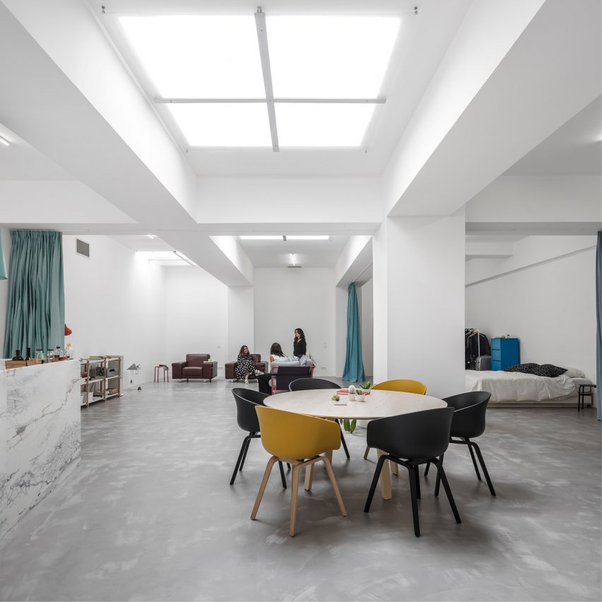 Garage house Lisbon by Fala Atelier