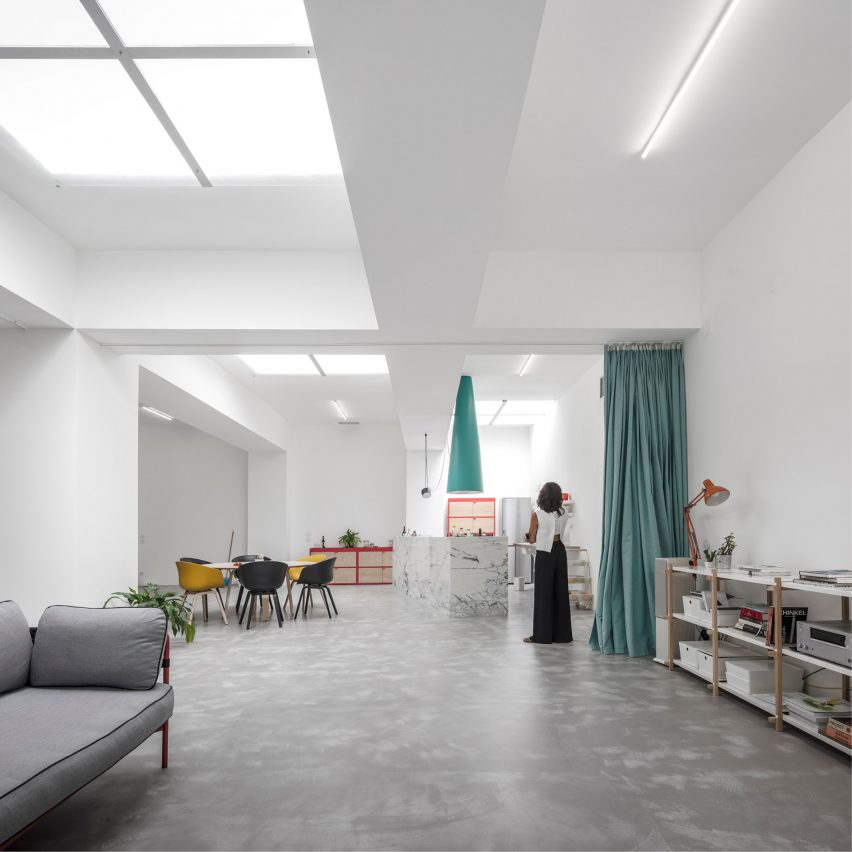 Garage house Lisbon by Fala Atelier