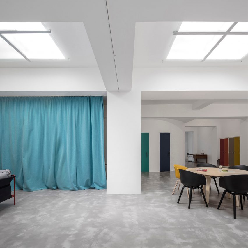 Garage house Lisbon by Fala Atelier