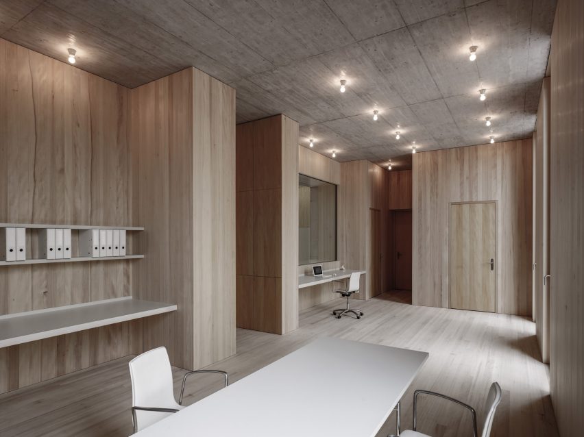 Griss Equine Veterinary Practice in Austria by Marte Marte Architects