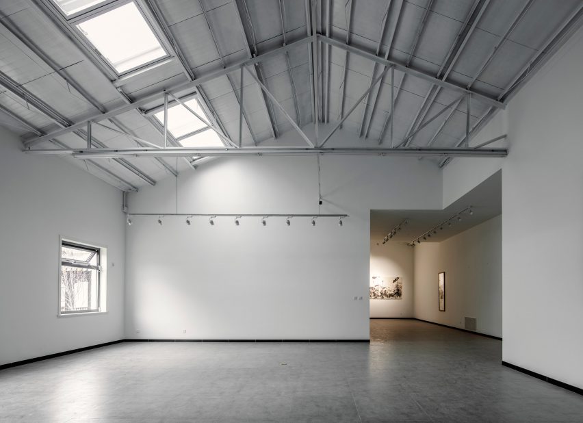 Hall within cloud-Art studio of Xu Hongquan