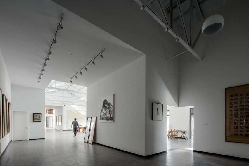 Hall within cloud-Art studio of Xu Hongquan