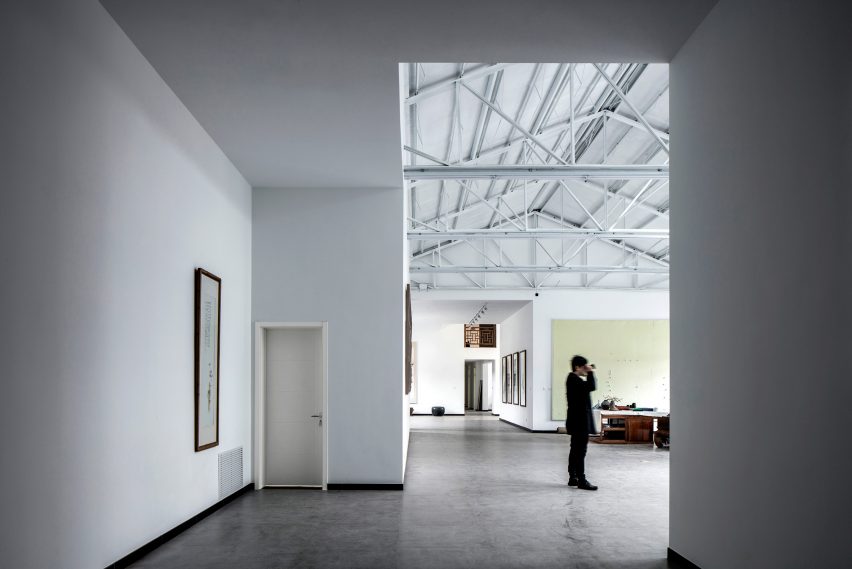Hall within cloud-Art studio of Xu Hongquan