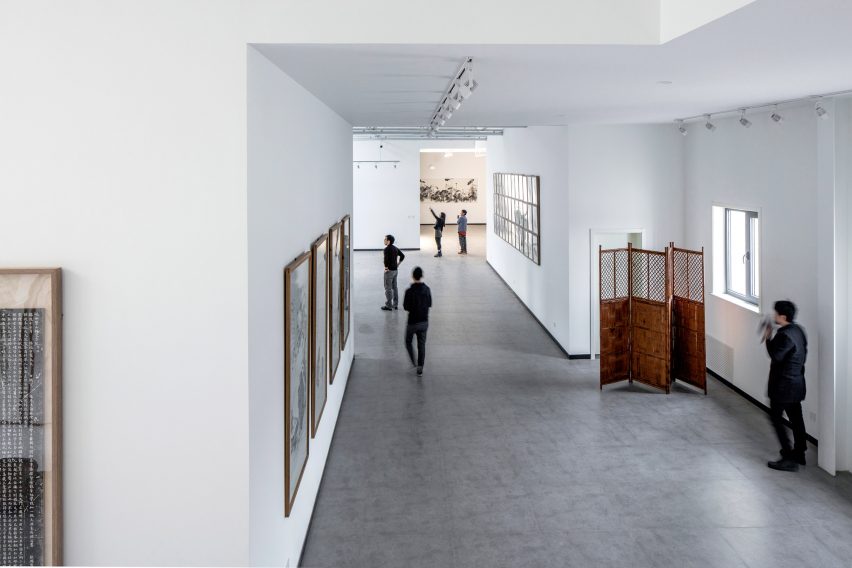 Hall within cloud-Art studio of Xu Hongquan