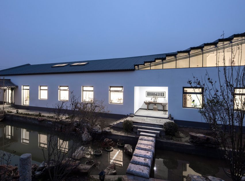 Hall within cloud-Art studio of Xu Hongquan