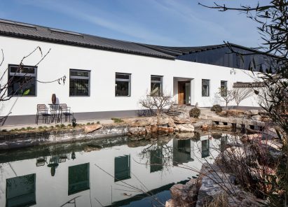 Hall within cloud-Art studio of Xu Hongquan