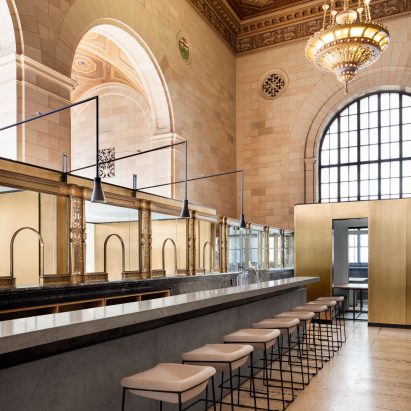 henri-cleinge-montreal-bank-crew-collective-offices_dezeen_sq