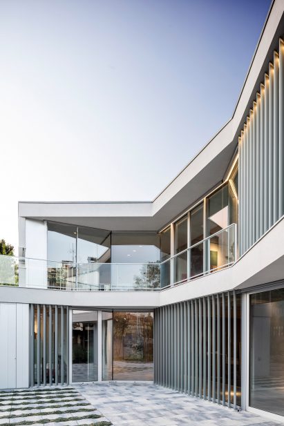 House in Valldoreix by 05AM arquitectura