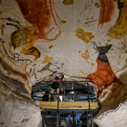 Snøhetta unveils visitor centre for world-famous Lascaux cave paintings