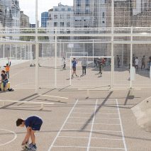 Le Terrain d’Education Physique des Jardins Saint-Paul playing courts