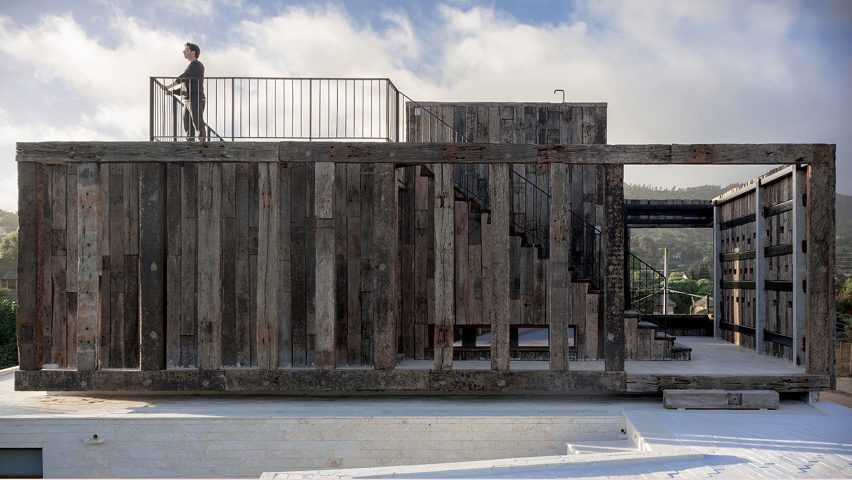 Rugged oak and stone walls enclose holiday home overlooking Chilean wetlands