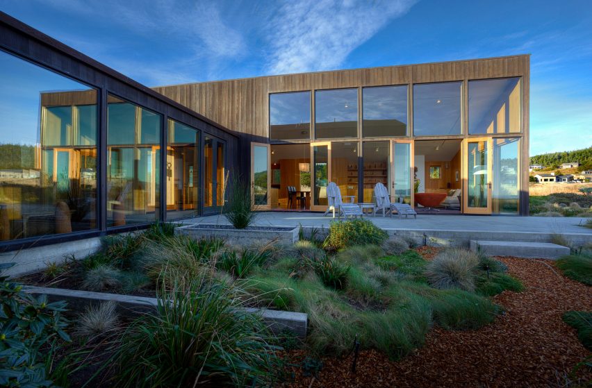 Meadow House by Malcom Davis