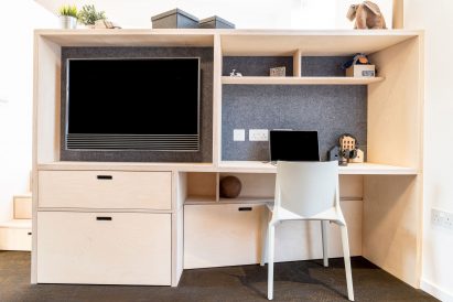 Micro flat in Islington by Diego Dalpra