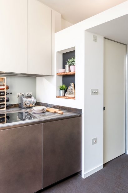 Micro flat in Islington by Diego Dalpra