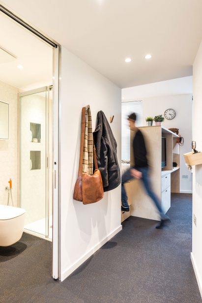 micro-flat-islington-diego-dalpra-housing-interior-london_dezeen_2364_col_9