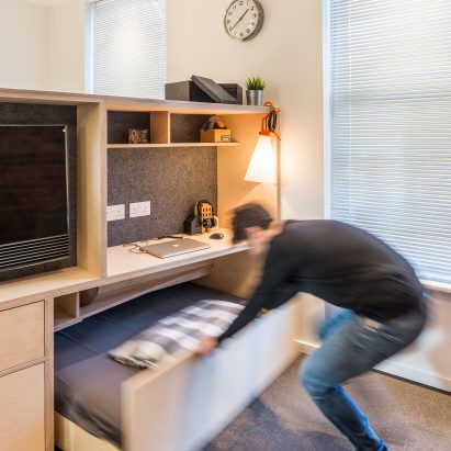 Micro flat in Islington by Diego Dalpra
